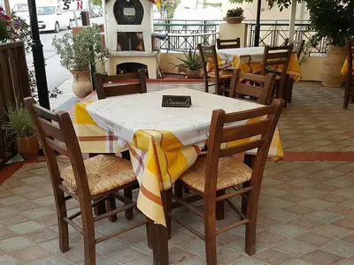 Menios Taverna - Photo 1