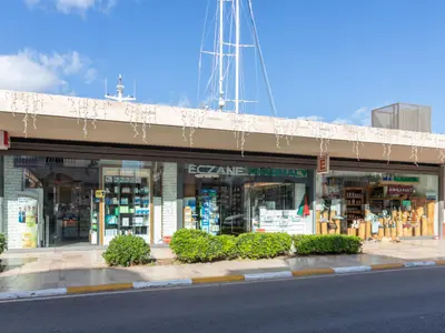 Yalıkavak Marina Eczanesi - Photo 1