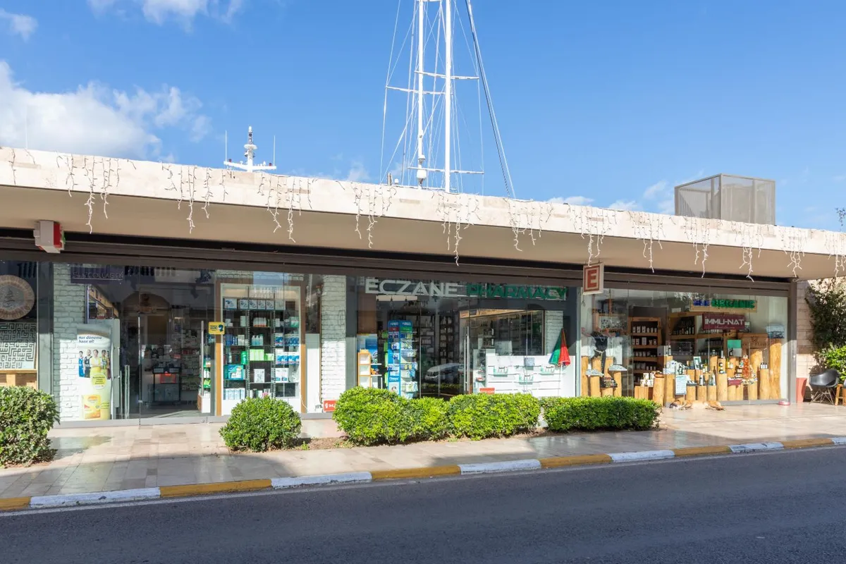 Yalıkavak Marina Eczanesi - Photo 1