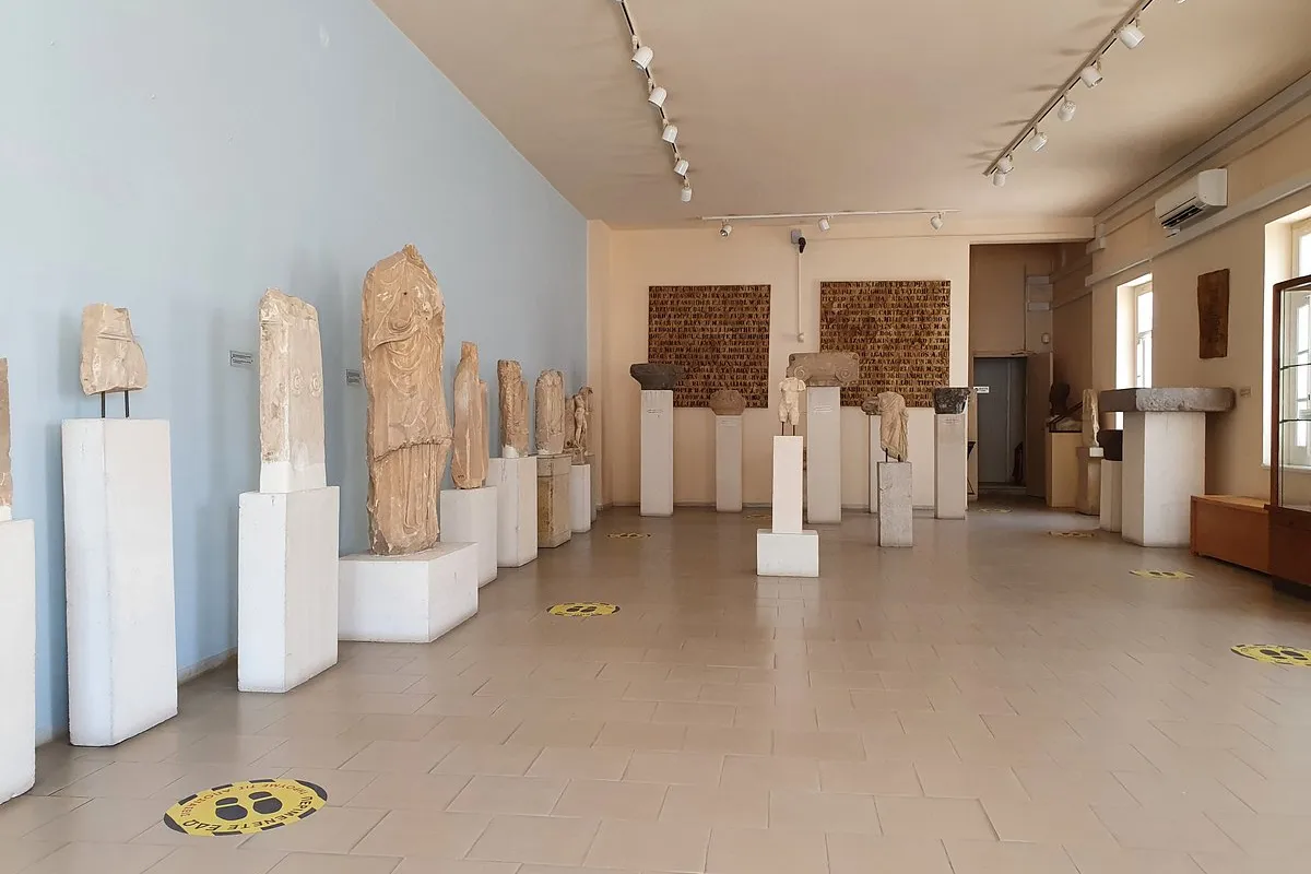 Archaeological Museum of Poros - Photo 2
