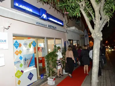AXA - Photo 3
