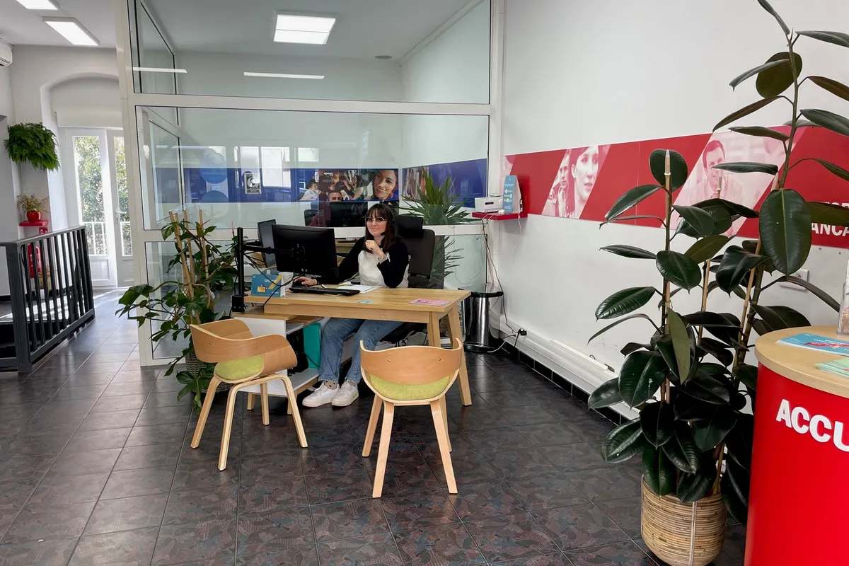 AXA - Photo 2