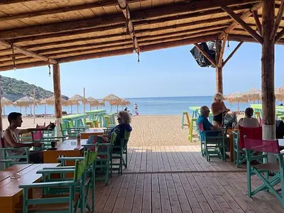 Nuevo Loca beach bar - Photo 3