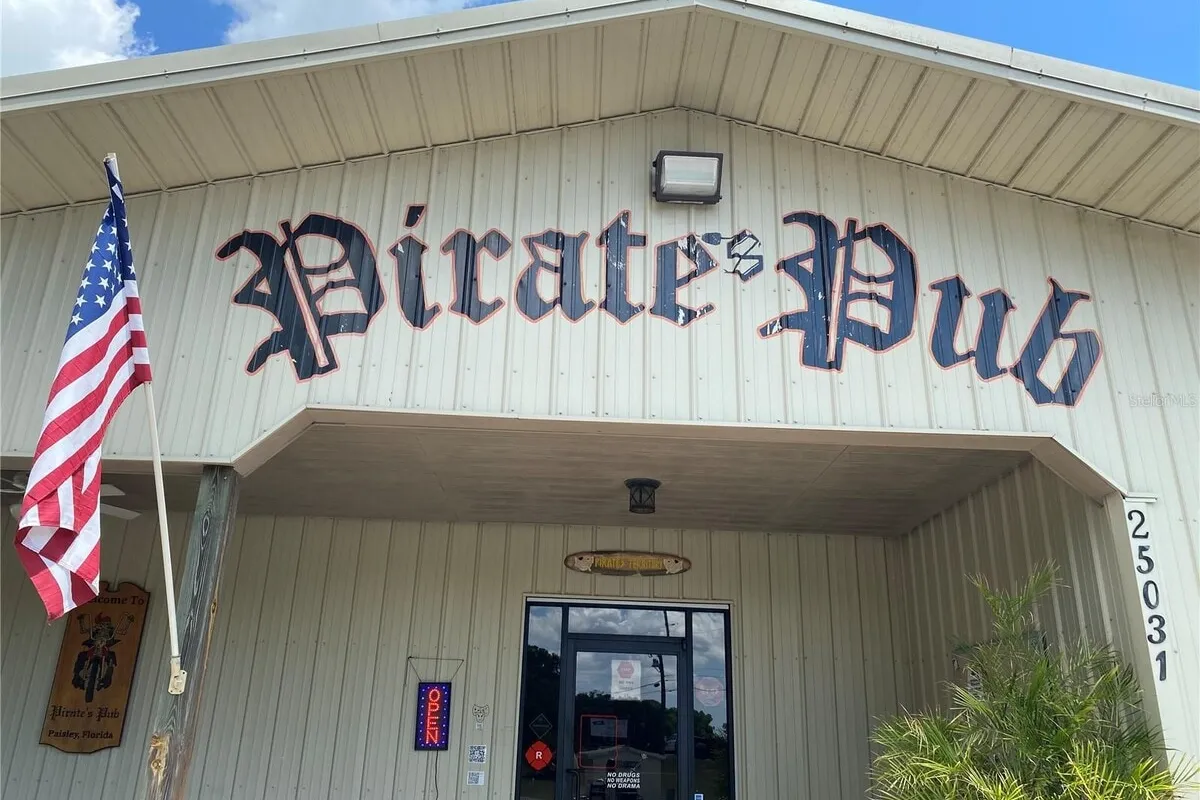Pirates - Photo 1