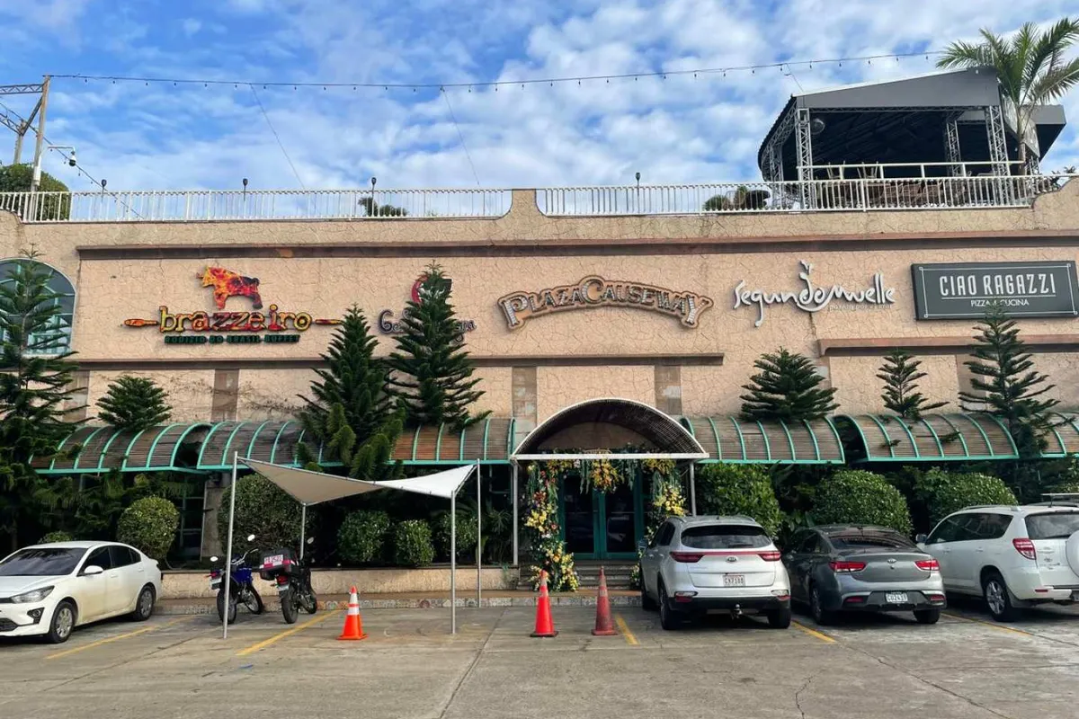 Plaza Causeway - Photo 3