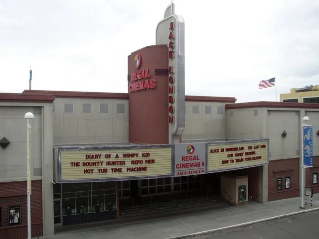 Regal Cinemas 9 Jack London Square - Photo 1
