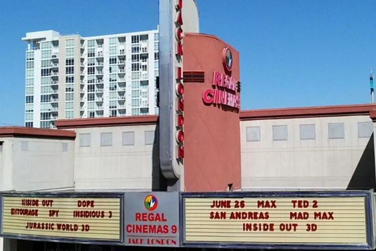 Regal Cinemas 9 Jack London Square - Photo 2