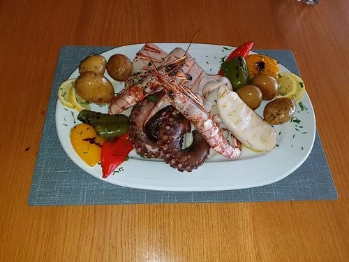 Tzanakis - Photo 3