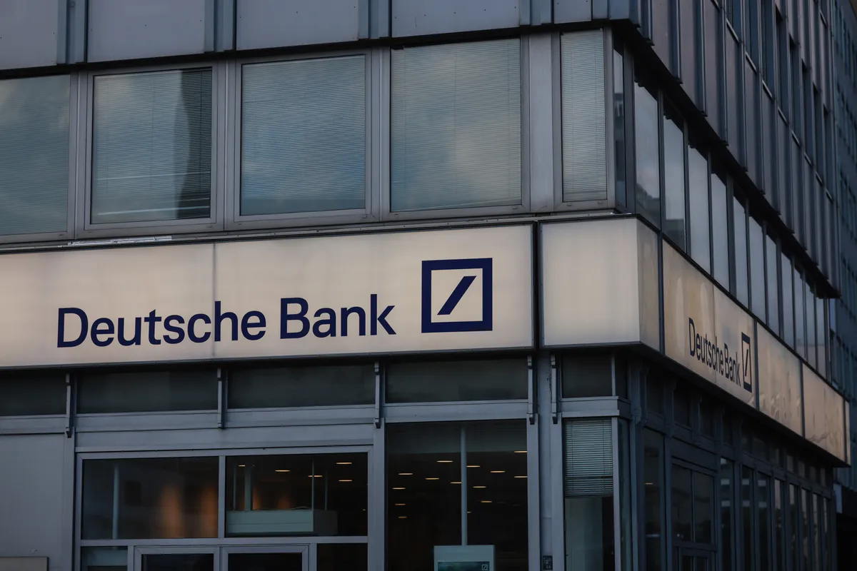 Deutsche Bank - Photo 1