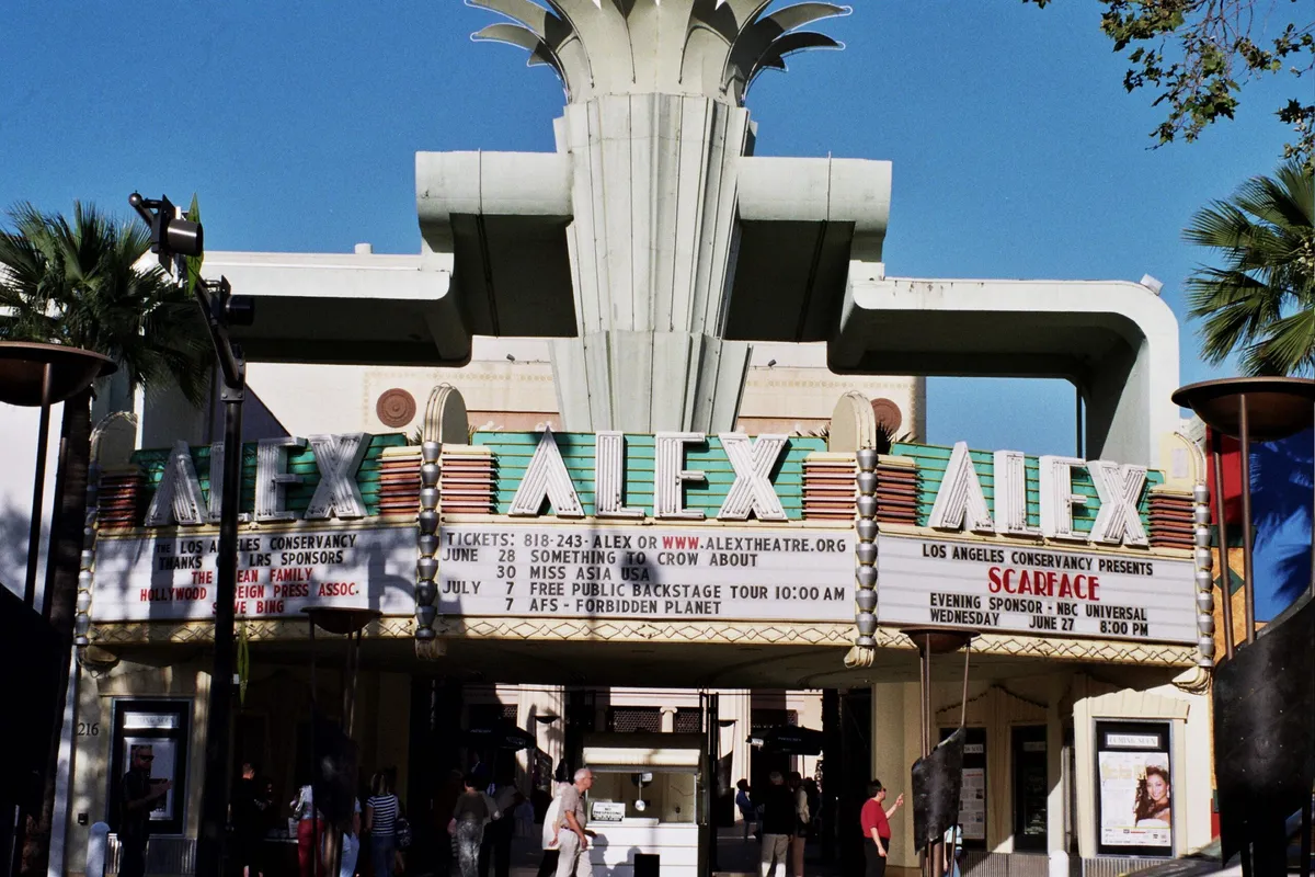 Alex - Photo 2