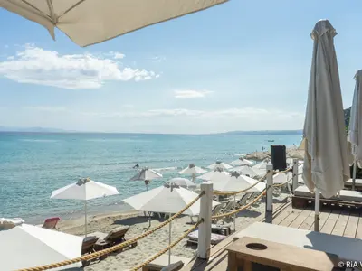 Season Beach Bar - Photo 3