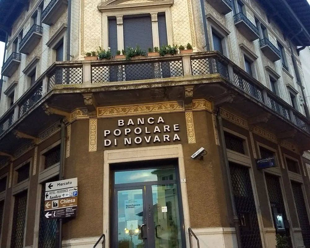 Banca Popolare di Novara - Photo 1