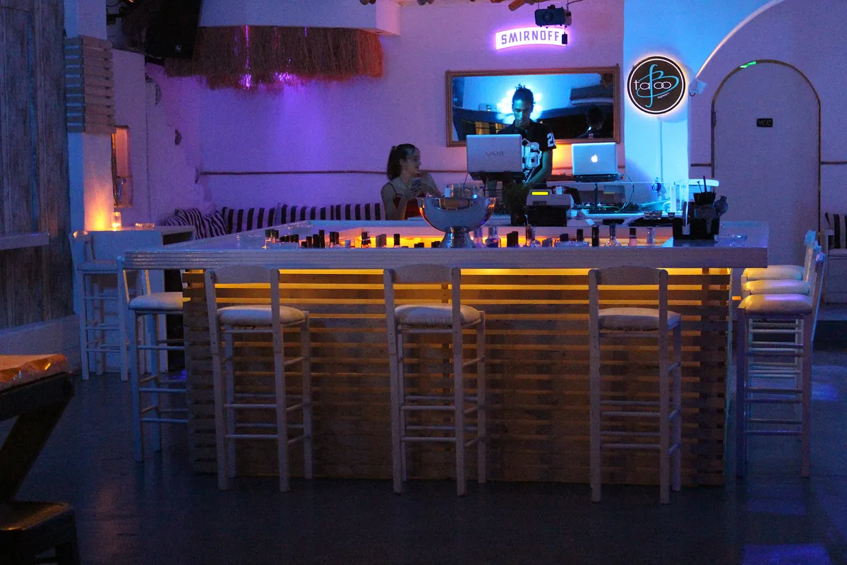 Taboo Cocktail Club - Photo 4