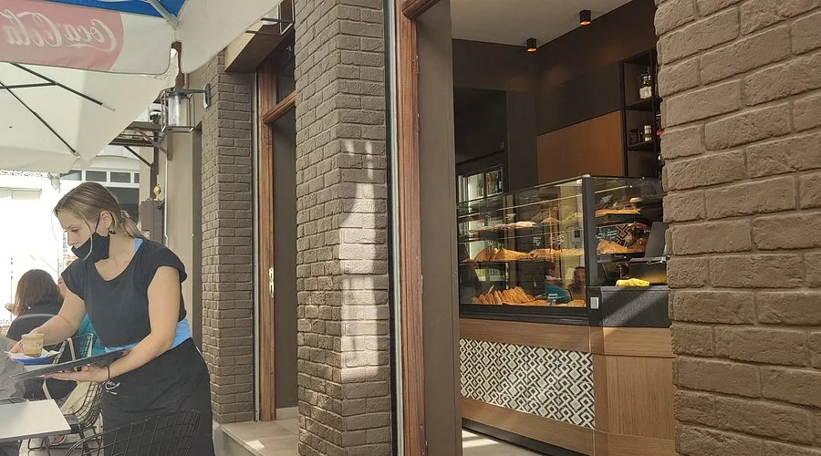 Anasis Bakery - Photo 4