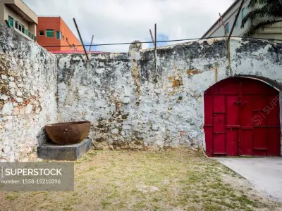 H.M. Prison - Photo 2