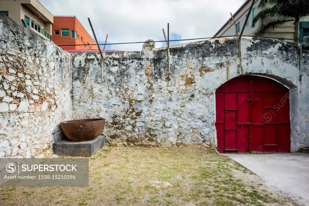 H.M. Prison - Photo 2