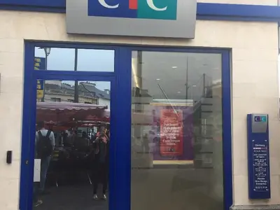 CIC - Photo 1
