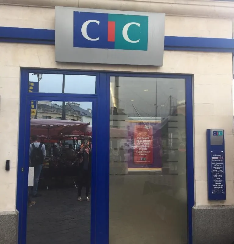 CIC - Photo 1
