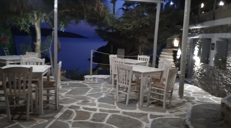 Martinakia - Photo 1