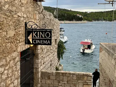 Ljetno kino Bol - Photo 2