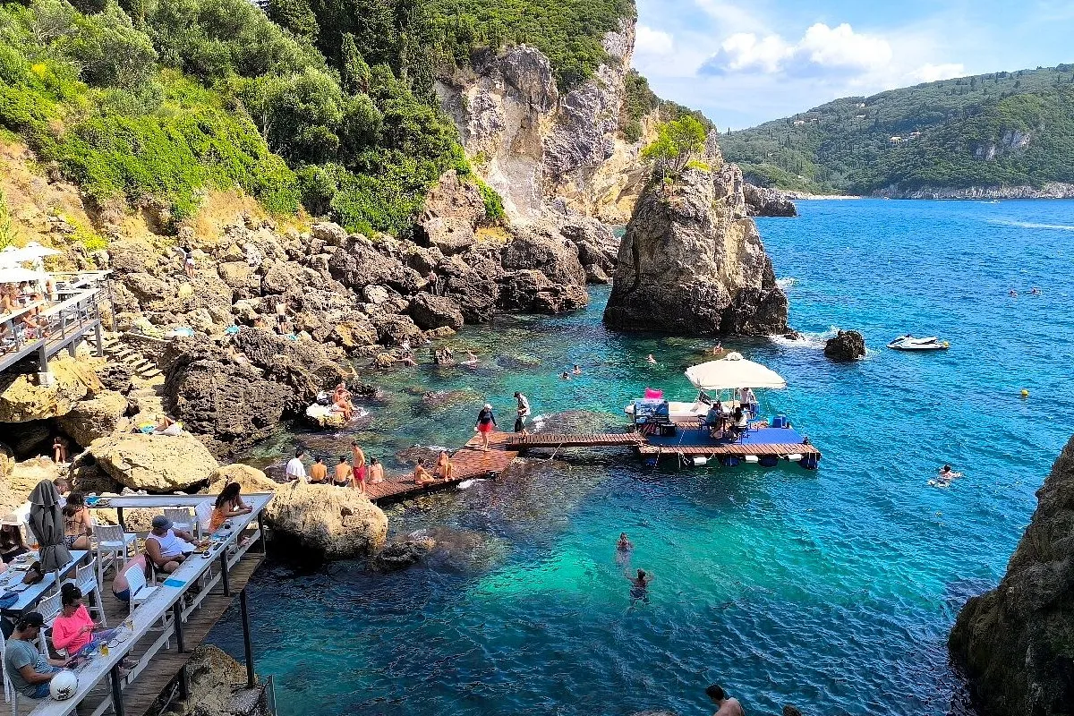 La Grotta Lounge and Pub - Photo 2