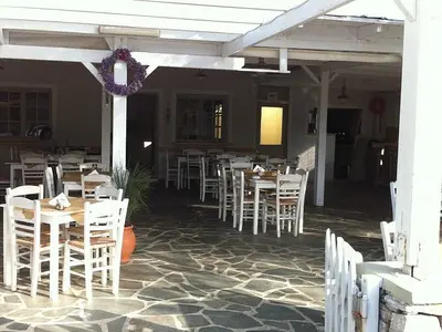 Otzias Kitchen - Photo 1
