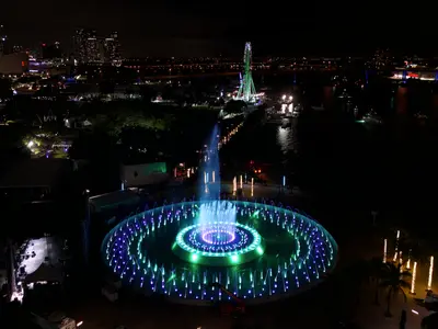 Mildred and Claude Pepper Fountain - Photo 2