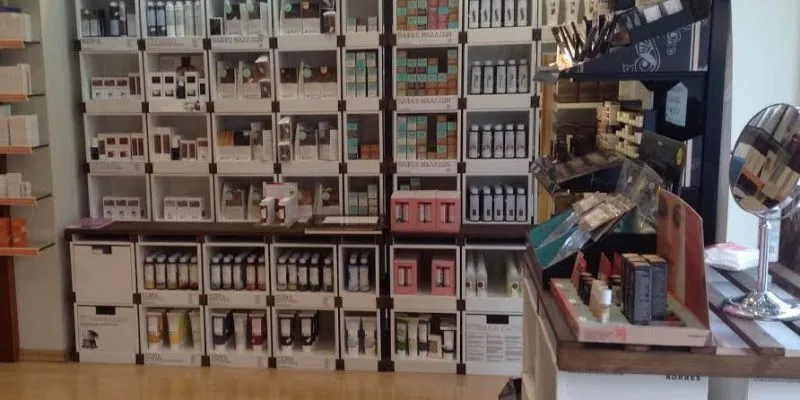 Korres Pharmacy - Photo 2
