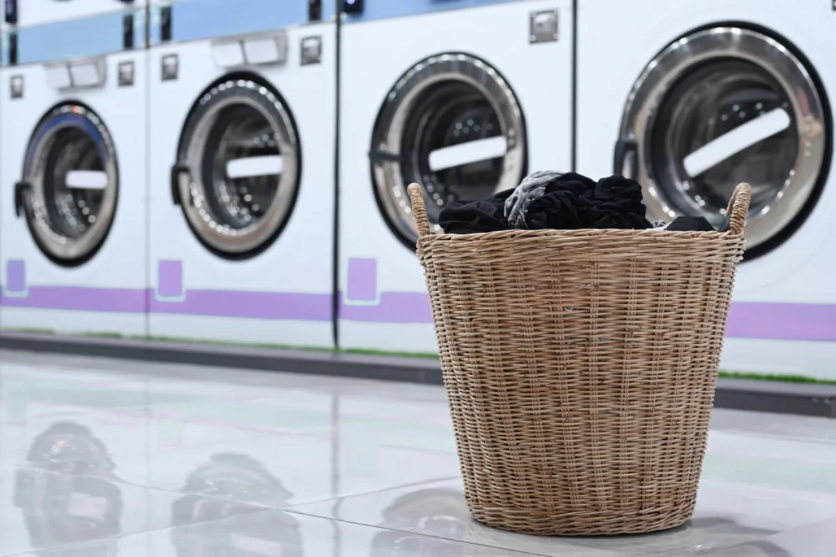 Laundry Center - Photo 2