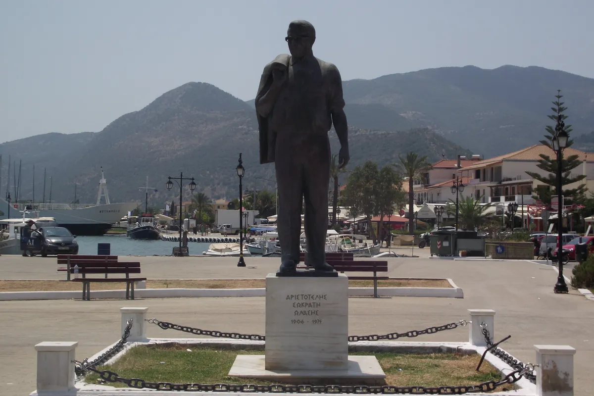 Island of Aristotle Onassis - Photo 1