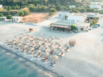 Faros - Seaside Bar Restaurant - Photo 3