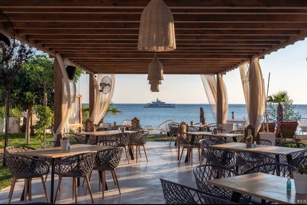 Beach Bar - Photo 5