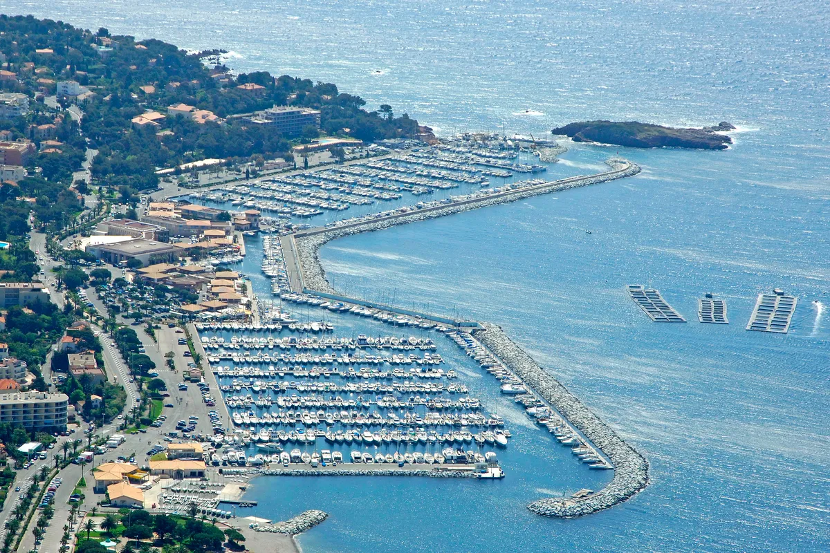 Fuel Dock - Photo 2