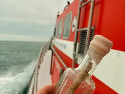 Une bouteille à la mer - Photo 3