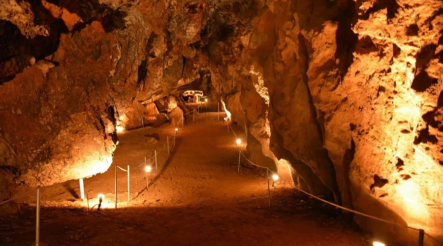Katafyki cave - Photo 1