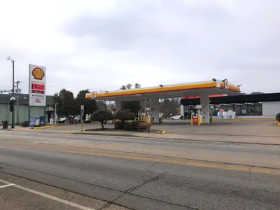SHELL - Photo 1
