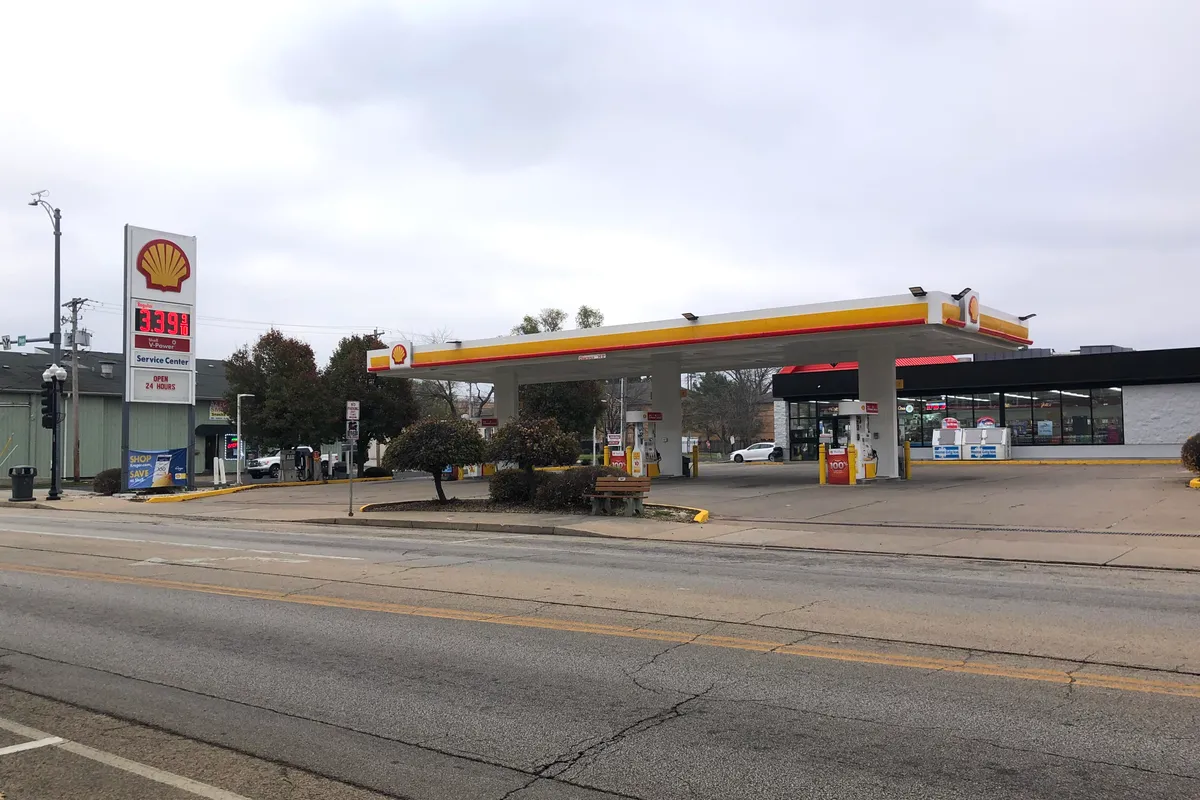 SHELL - Photo 1