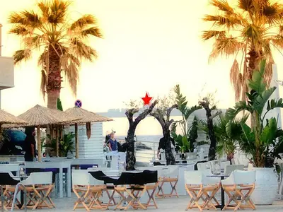 Club Palmbeach café - bar restaurant - Photo 1