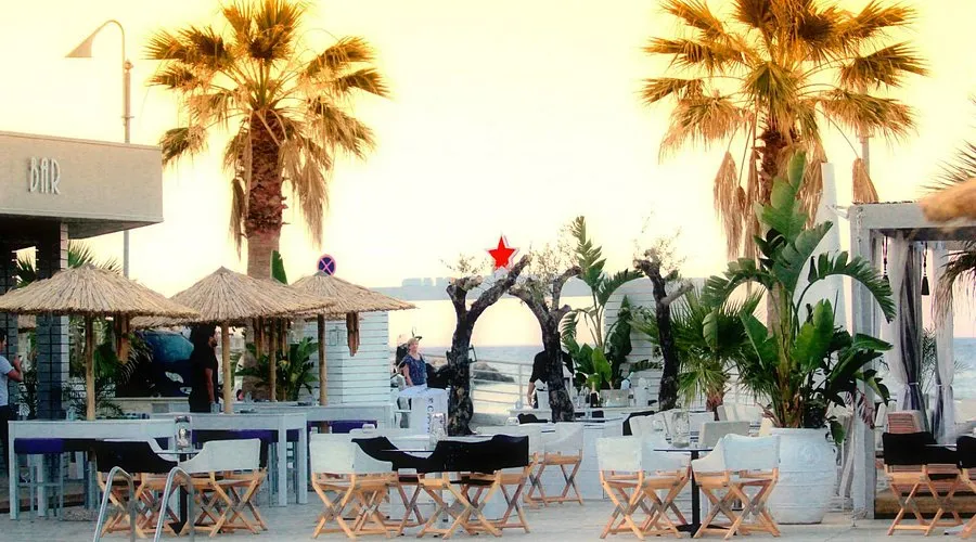 Club Palmbeach café - bar restaurant - Photo 1