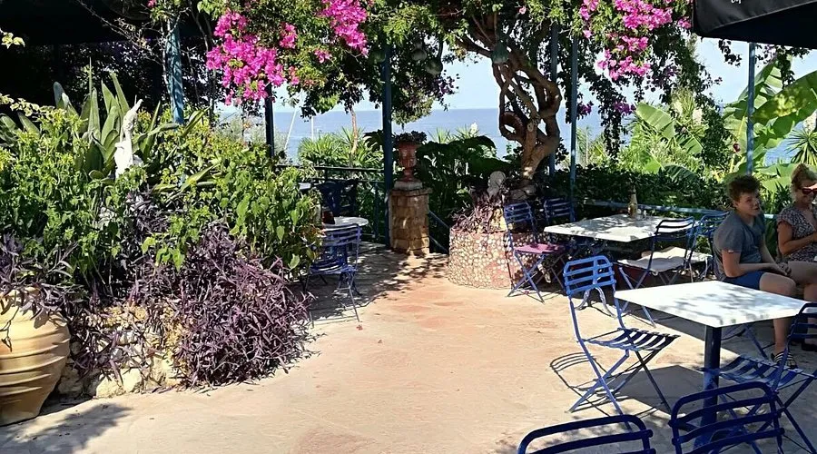 Panorama - Photo 1