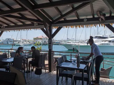 Yacht Club - Photo 3