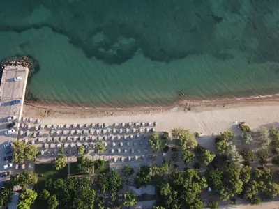 Zoe Seaside Resort - Photo 5