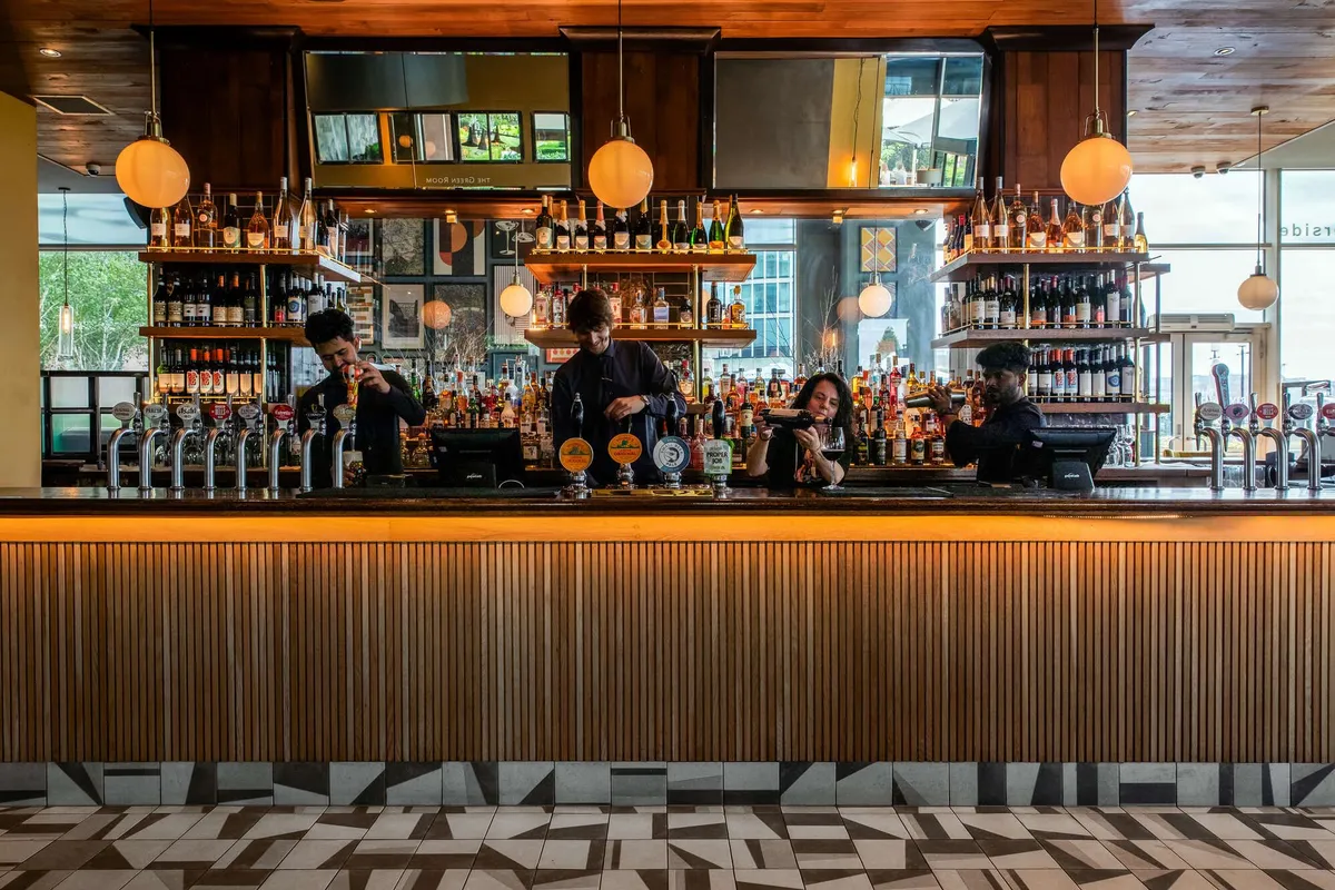 The Riverside Bar and Restaurant - Photo 2