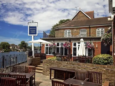 The Riverside Bar and Restaurant - Photo 4