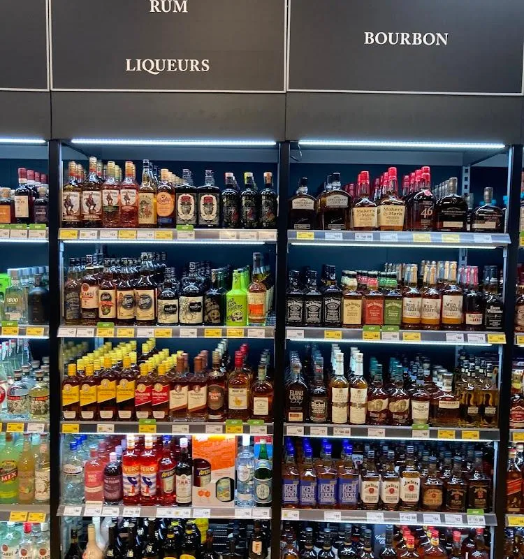 Liquorland - Photo 1