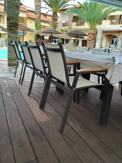 poolbar - Photo 1