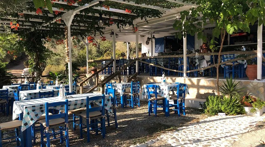 Taverna Ligaries - Photo 2