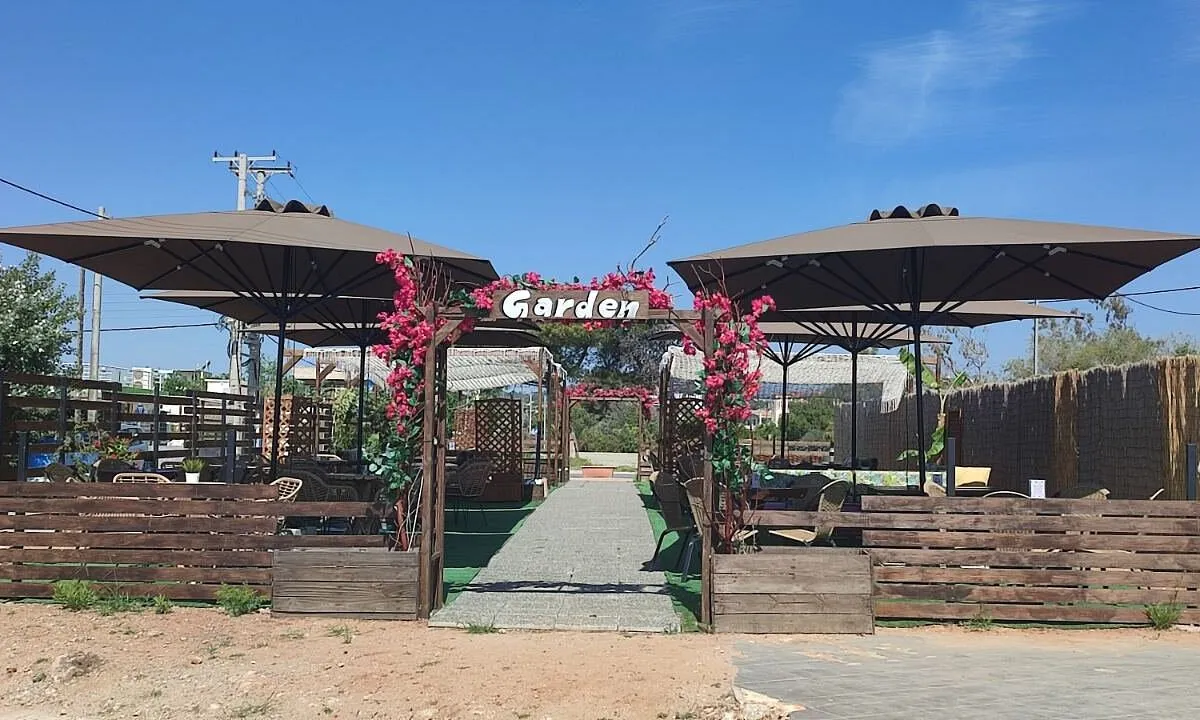 Ritsi Beach Coffee Bar - Photo 3