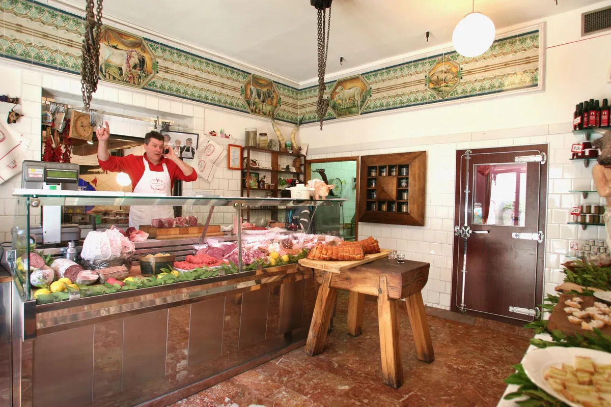 Petros - Photo 2