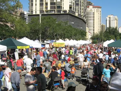 Saint Petersburg Saturday Morning Market - Photo 2